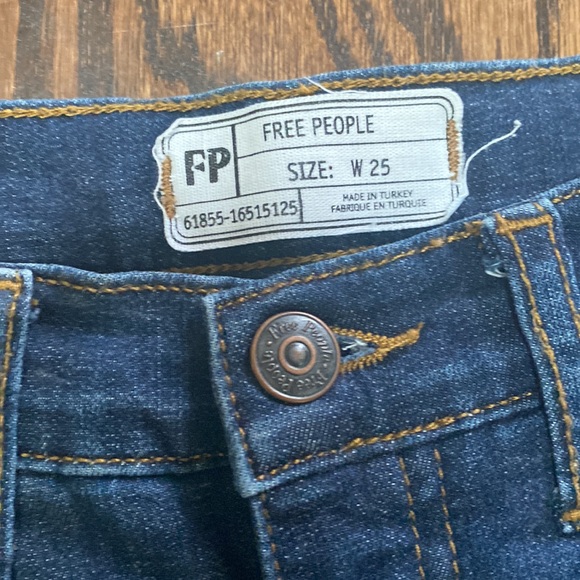 Free People Skinny Women’s Distressed Jeans in Blue Wash. size 25 - Picture 6 of 11